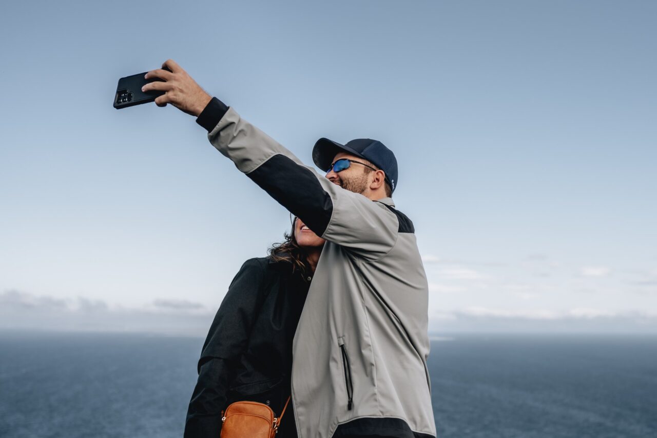 A couple take a selfie on their vacation in Ireland